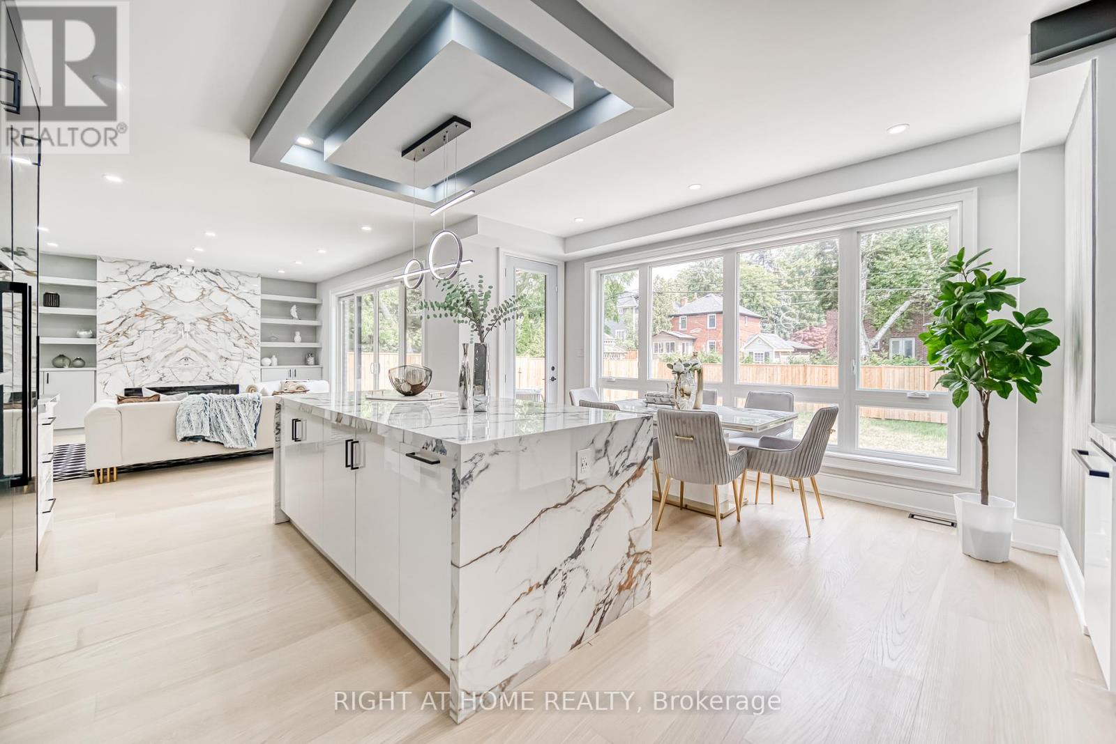 Photo 11 of 203 Scarboro Crescent, Toronto ON