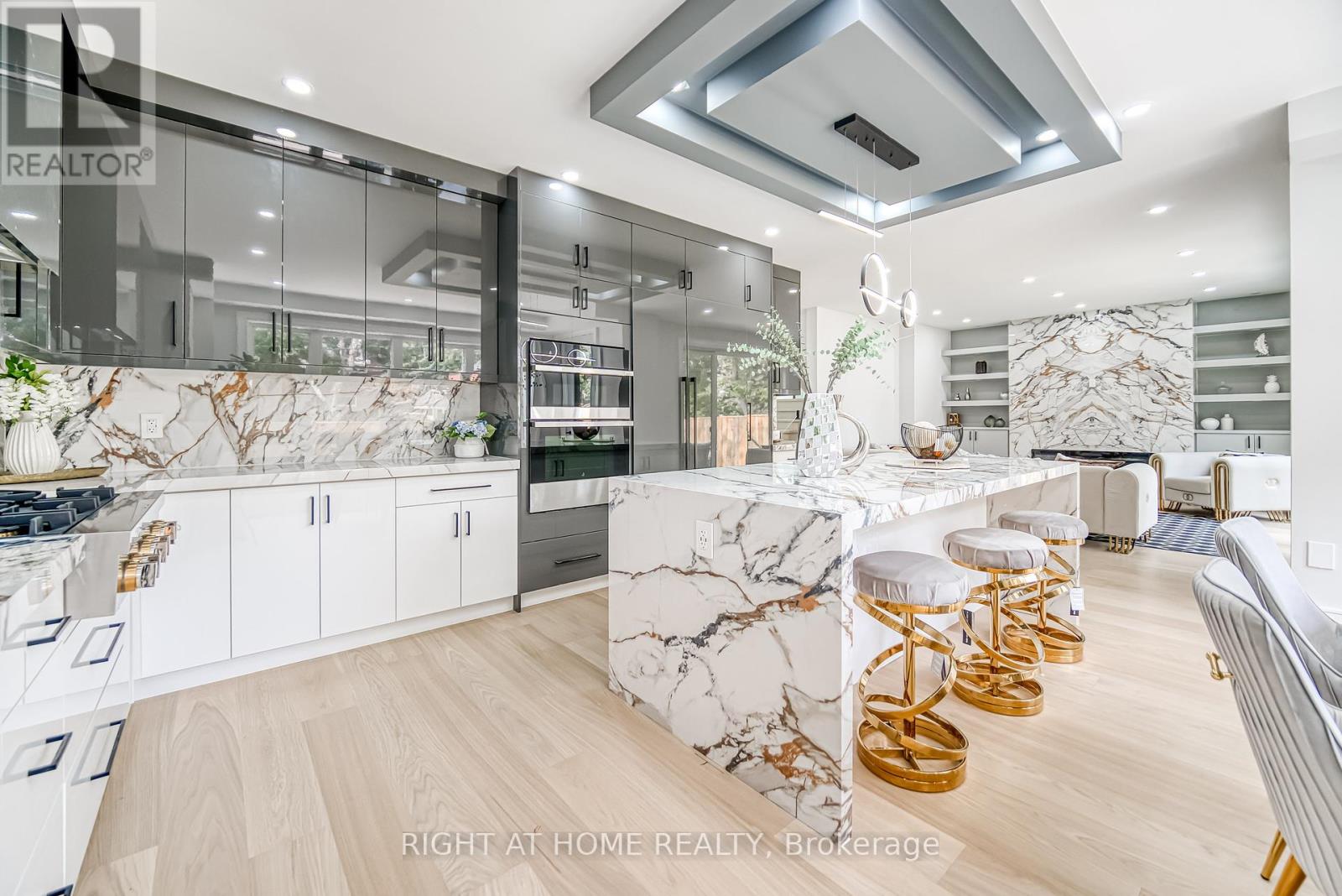 Photo 12 of 203 Scarboro Crescent, Toronto ON