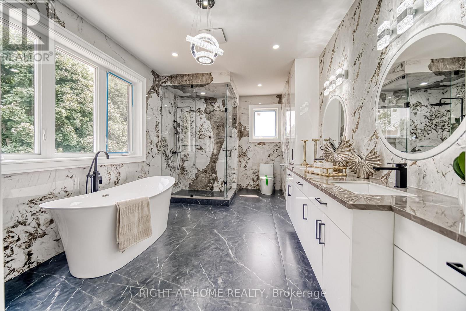 Photo 25 of 203 Scarboro Crescent, Toronto ON
