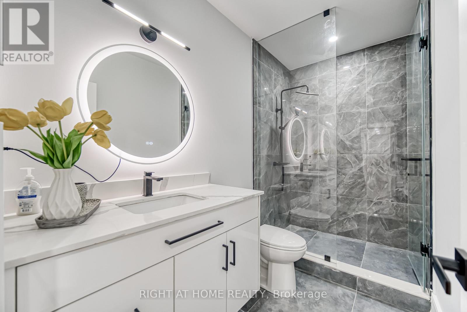 Photo 44 of 203 Scarboro Crescent, Toronto ON