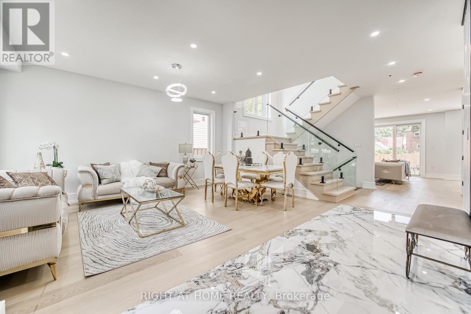 Photo 5 of 203 Scarboro Crescent, Toronto ON