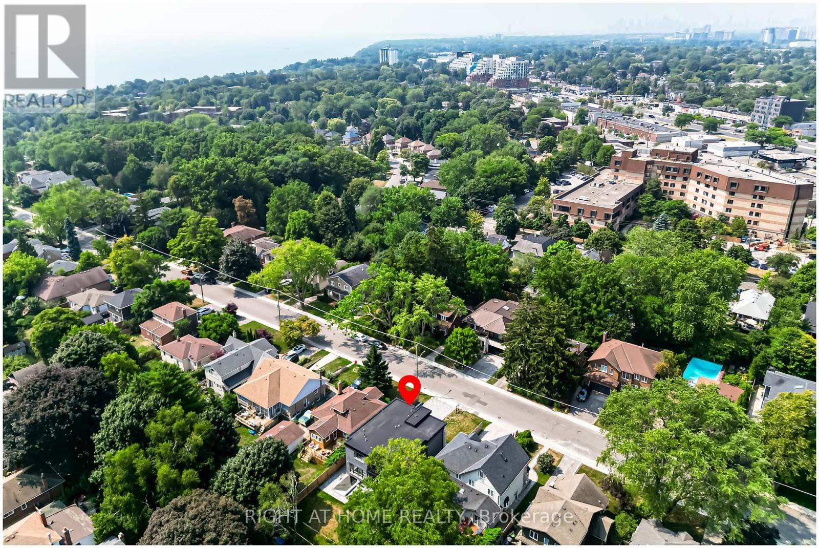 Photo 50 of 203 Scarboro Crescent, Toronto ON