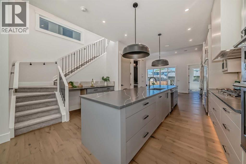Photo 10 of 5005 21 A Street Sw, Calgary AB