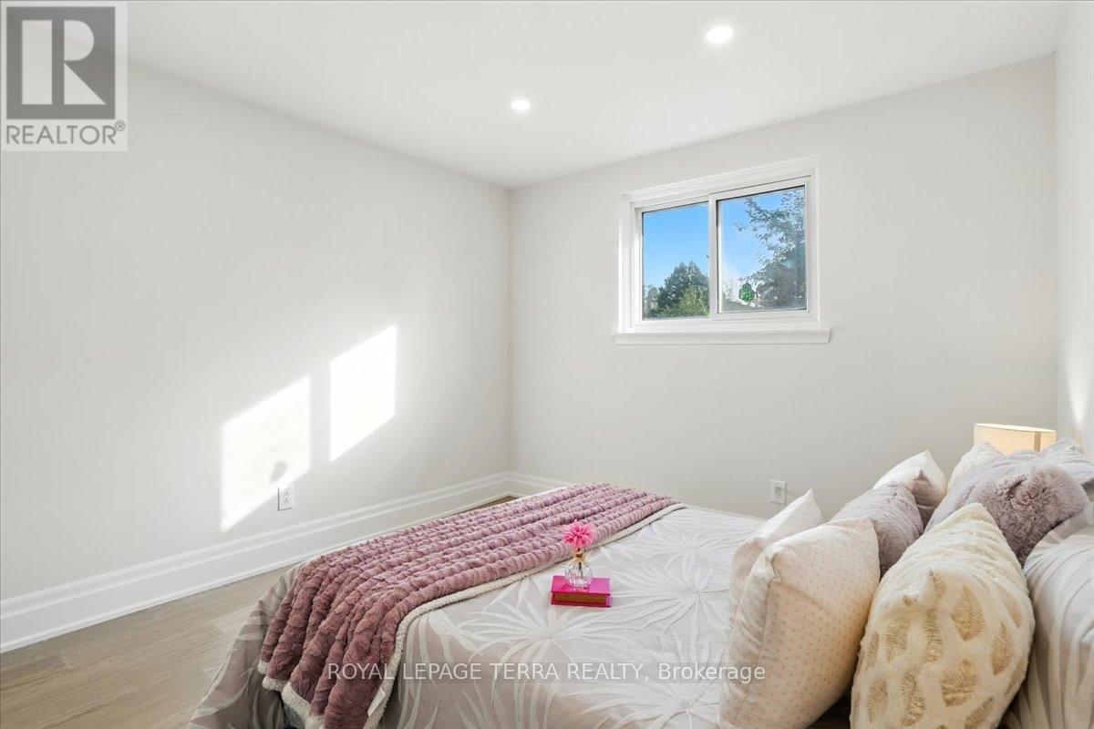 Photo 27 of 1382 Fundy Street, Oshawa ON