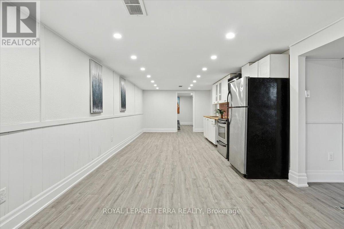 Photo 37 of 1382 Fundy Street, Oshawa ON