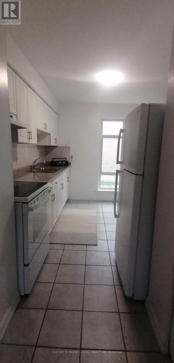 Photo 10 of 9 17 Gosford Boulevard, Toronto ON