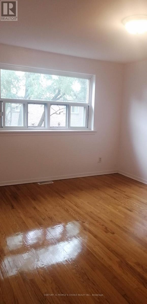 Photo 14 of 9 17 Gosford Boulevard, Toronto ON