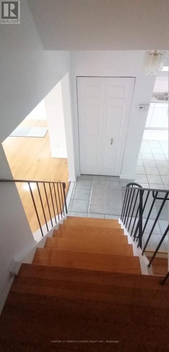 Photo 22 of 9 17 Gosford Boulevard, Toronto ON
