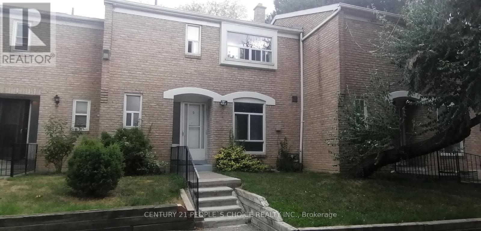 Photo 1 of 9 17 Gosford Boulevard, Toronto ON