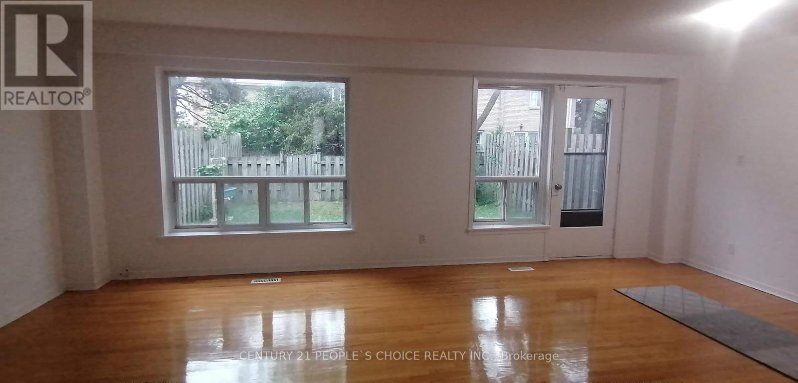 Photo 6 of 9 17 Gosford Boulevard, Toronto ON