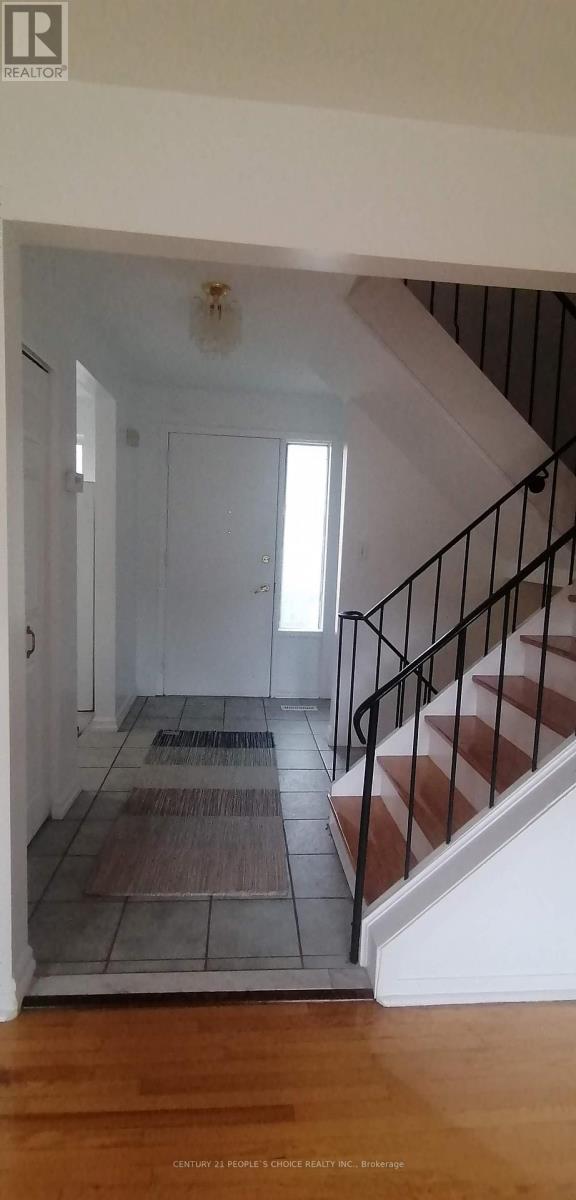Photo 23 of 9 17 Gosford Boulevard, Toronto ON