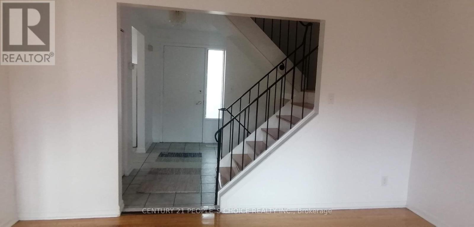 Photo 24 of 9 17 Gosford Boulevard, Toronto ON