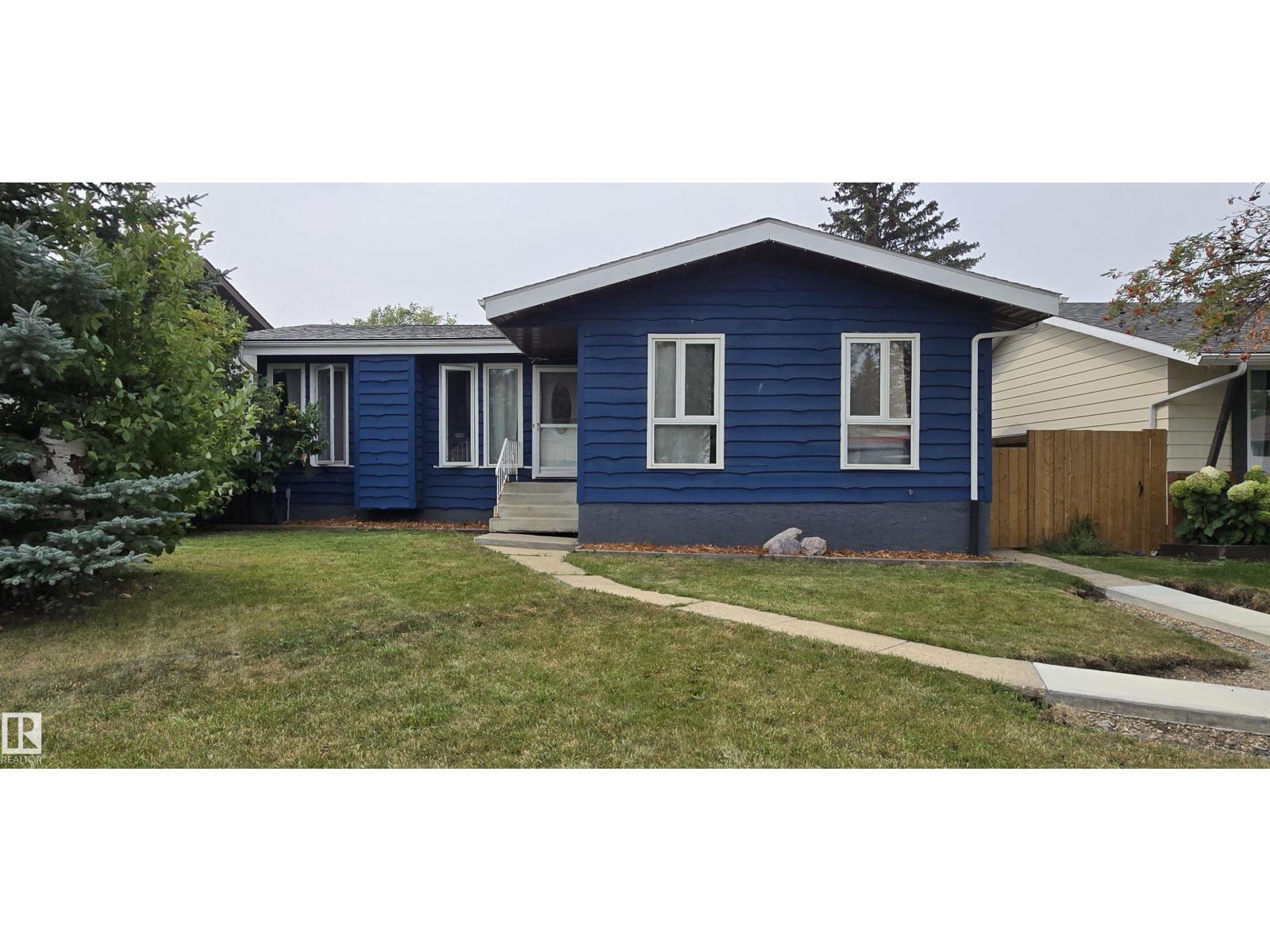 Photo 1 of 1736 61 St Nw Nw, Edmonton AB