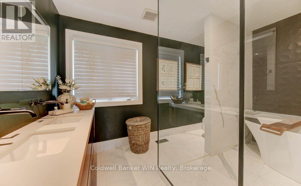 Photo 30 of 422 Rideau River Street, Waterloo ON