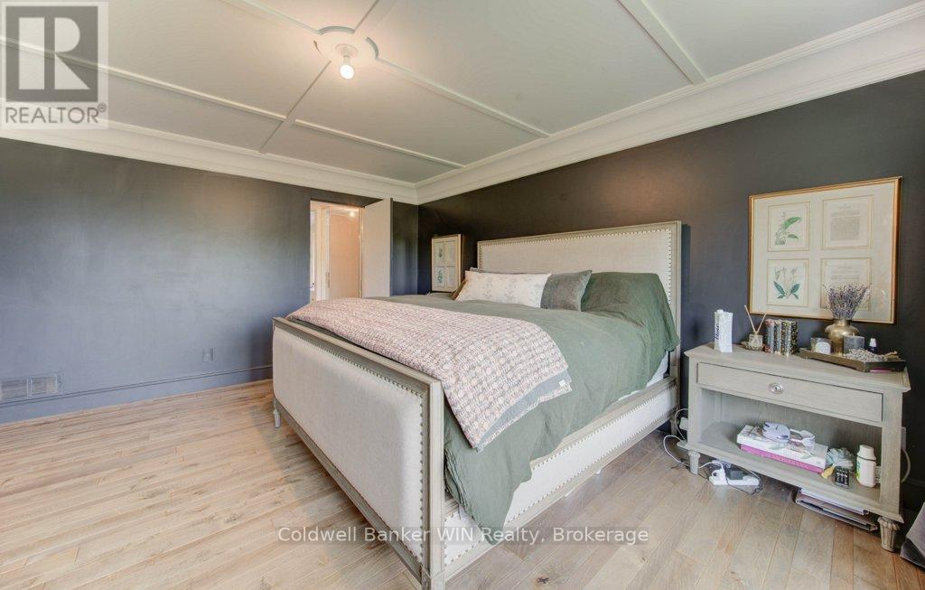 Photo 33 of 422 Rideau River Street, Waterloo ON