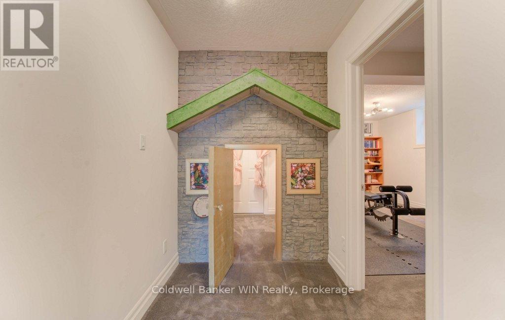 Photo 41 of 422 Rideau River Street, Waterloo ON