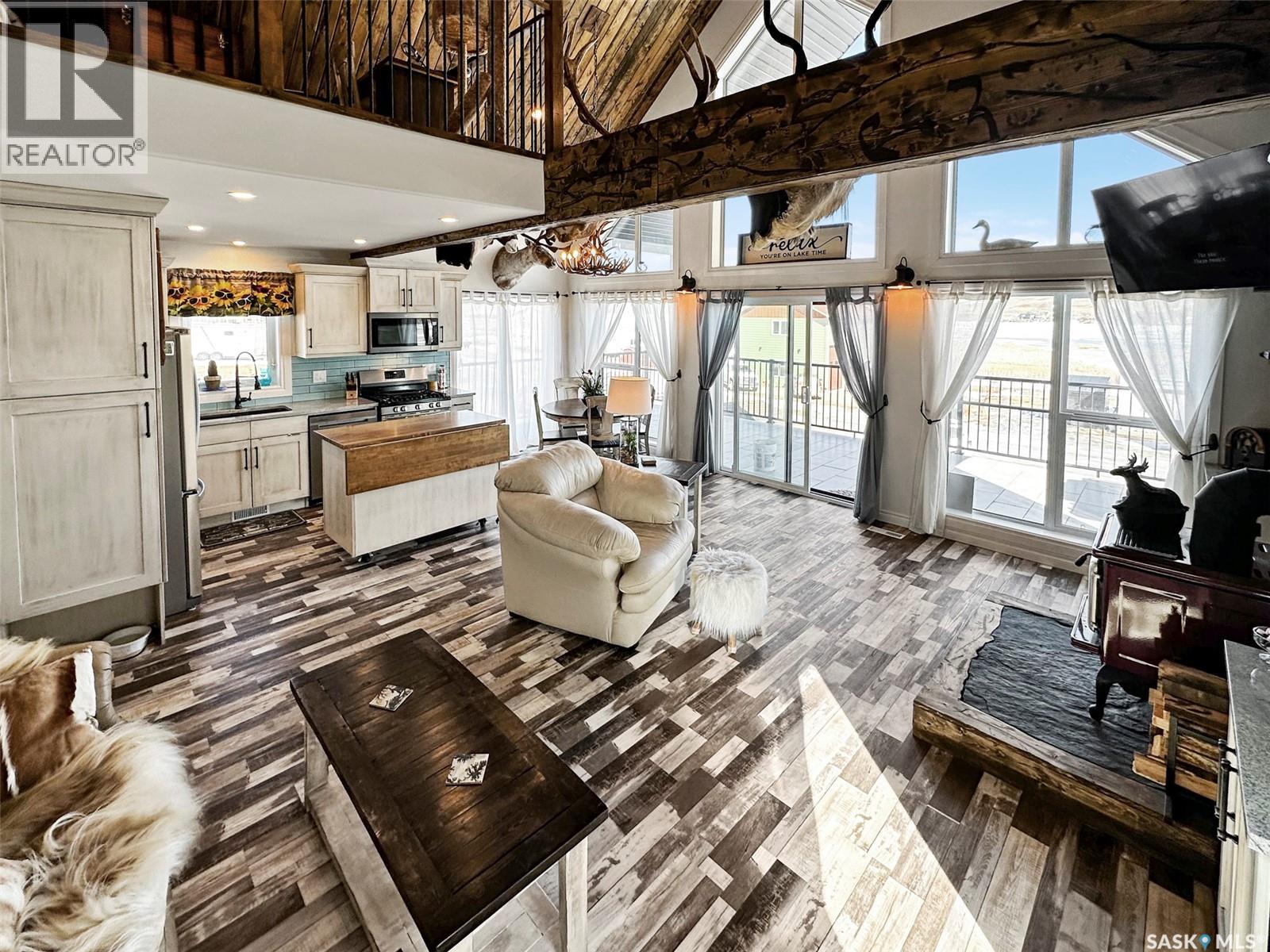 203 Hillcrest PLACE - Photo 5 of 36, Lac Pelletier Rm No. 107, Saskatchewan