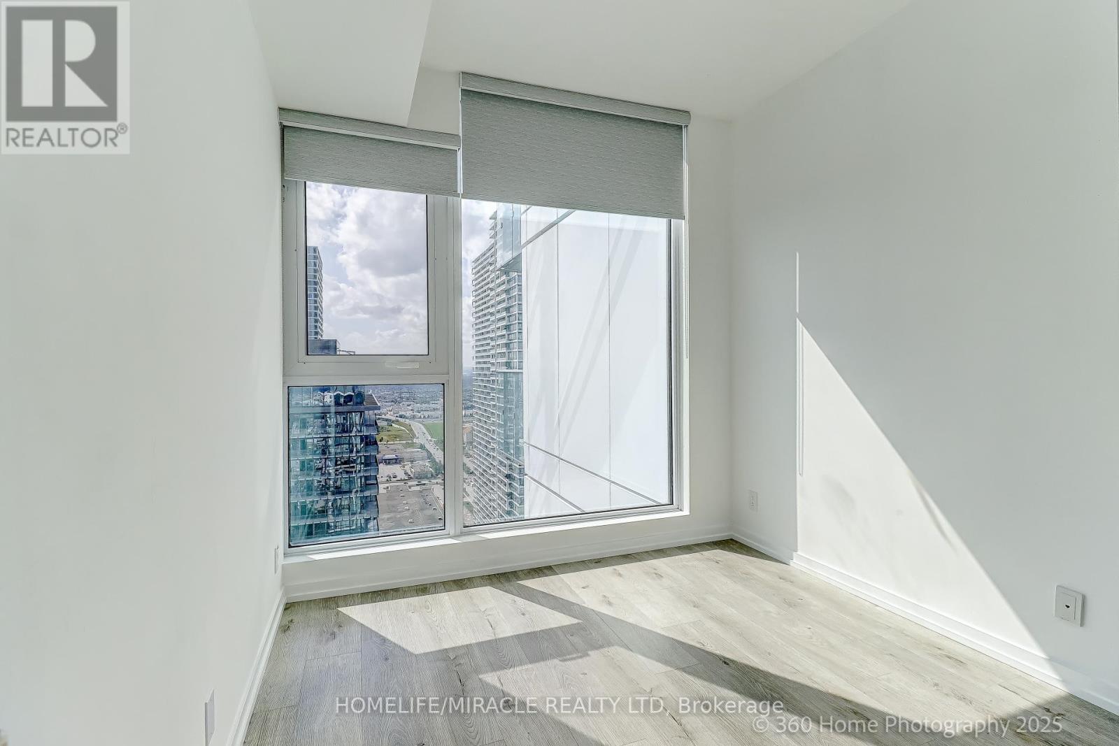 Photo 15 of 4202 7890 Jane Street, Vaughan ON