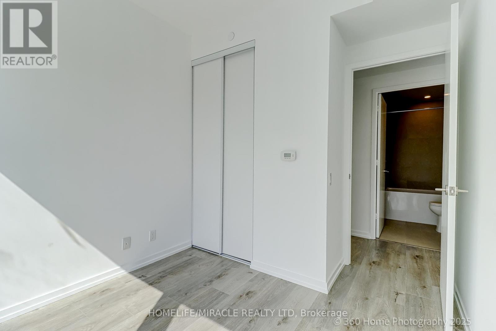 Photo 16 of 4202 7890 Jane Street, Vaughan ON