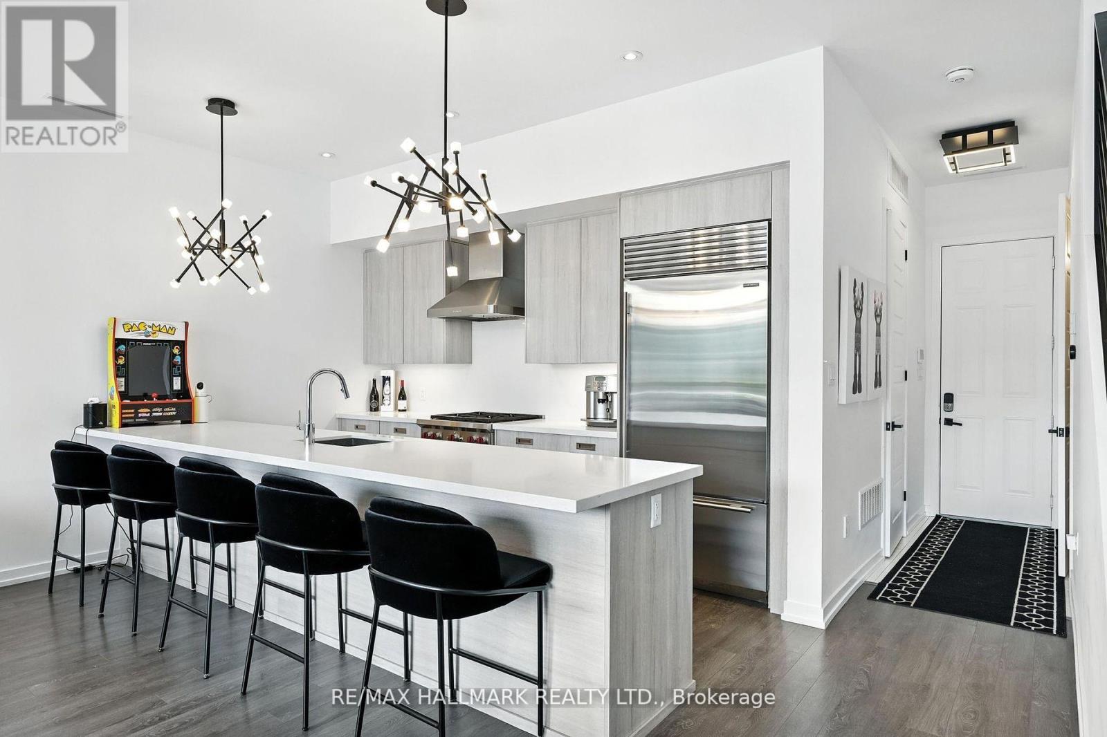 Photo 9 of 3658 Ferretti Court E, Innisfil ON