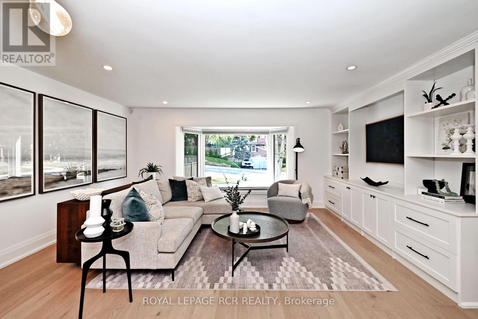 Photo 11 of 91 Spruce Street, Aurora ON