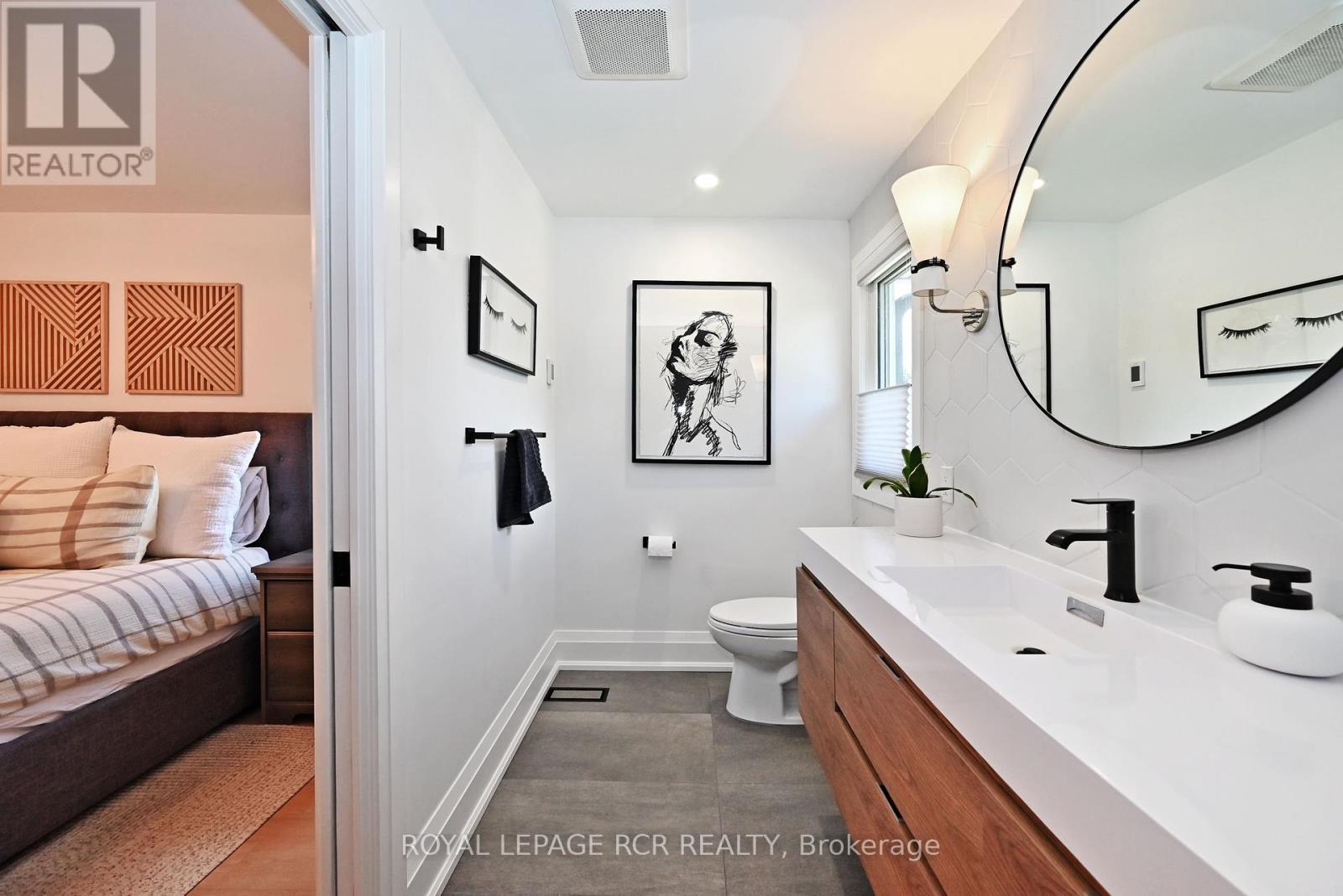 Photo 25 of 91 Spruce Street, Aurora ON