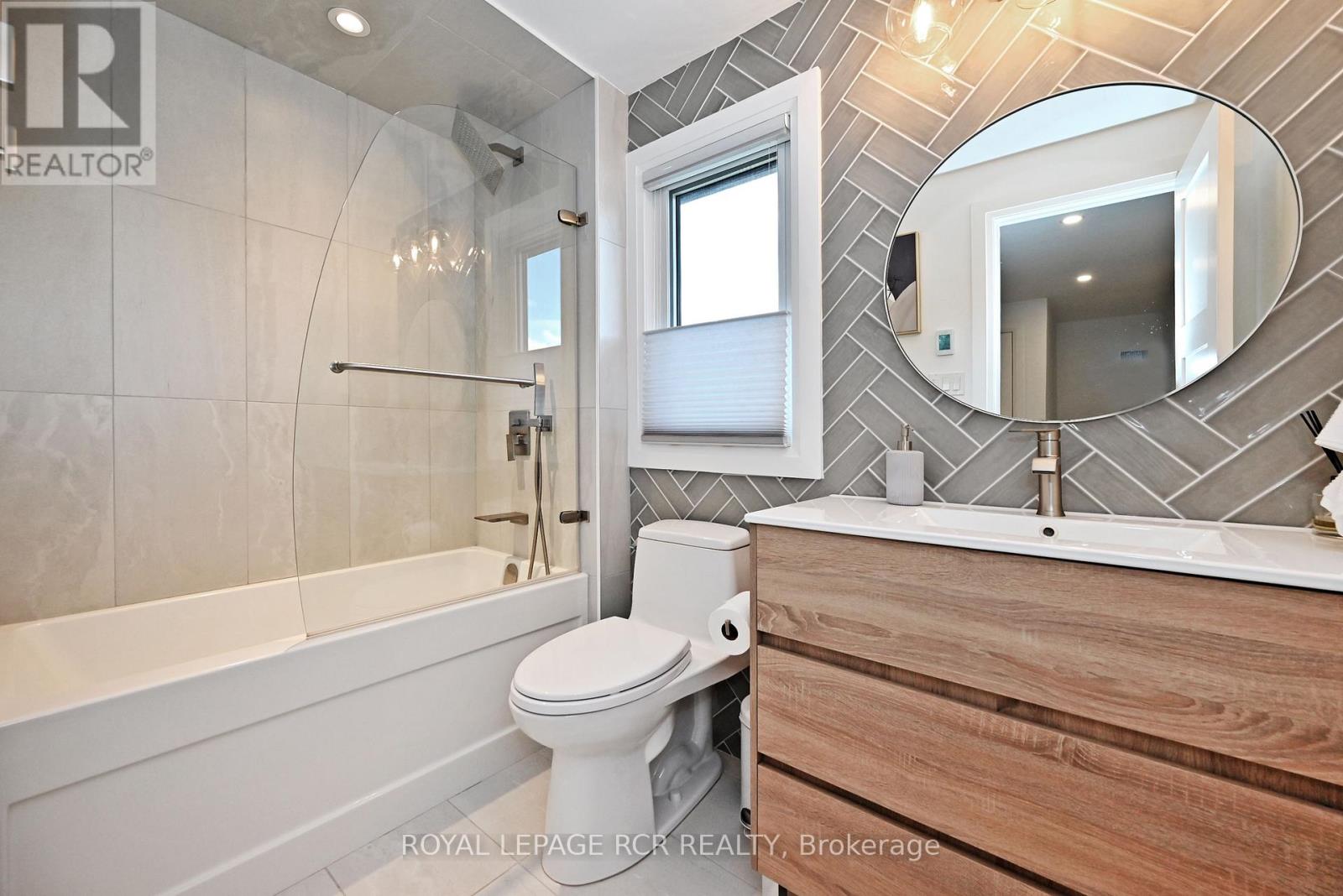 Photo 31 of 91 Spruce Street, Aurora ON