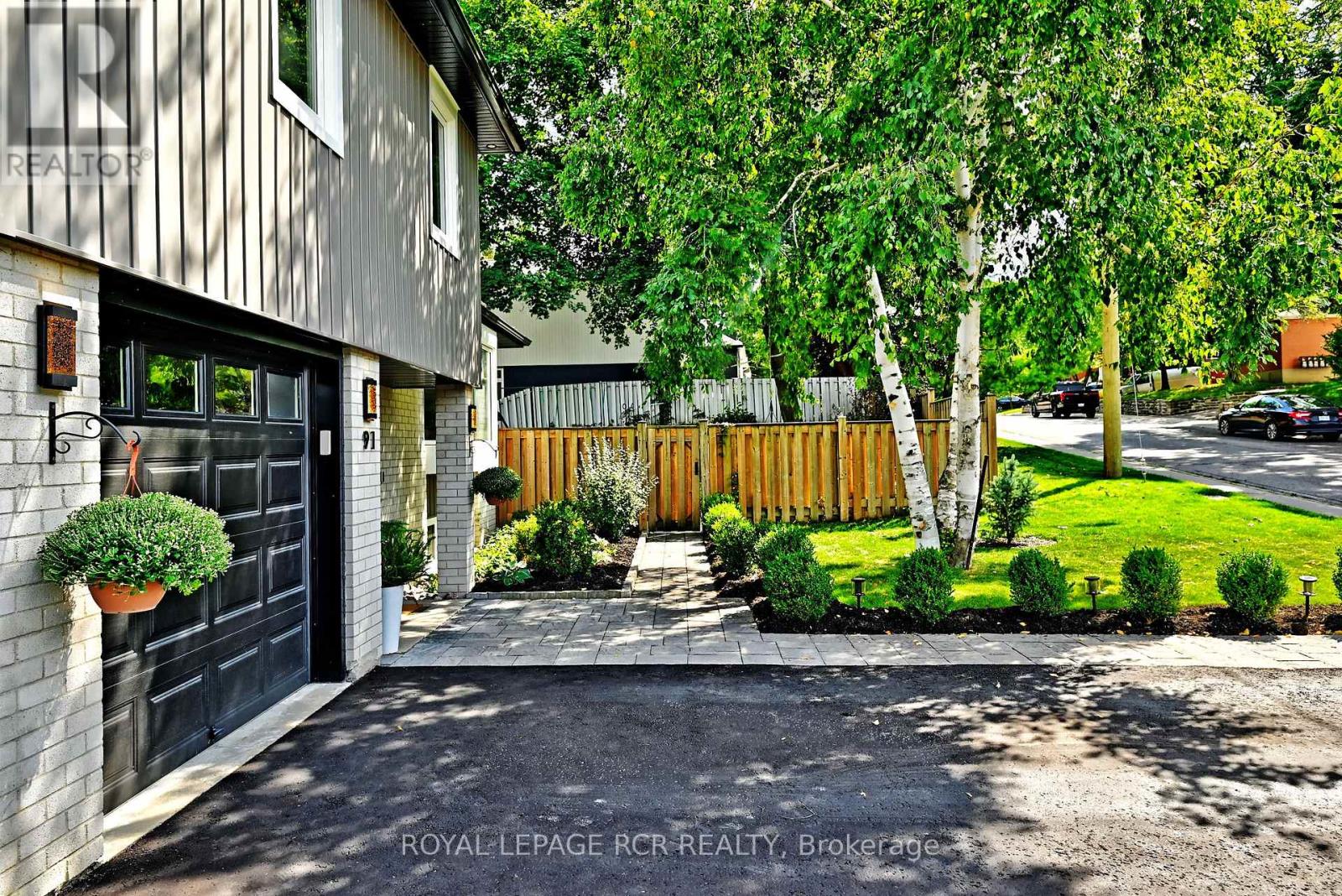 Photo 4 of 91 Spruce Street, Aurora ON