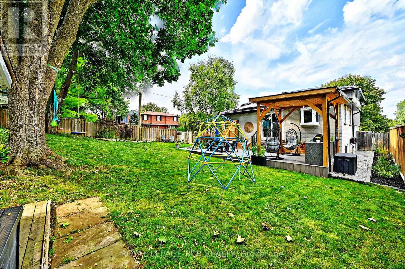 Photo 43 of 91 Spruce Street, Aurora ON