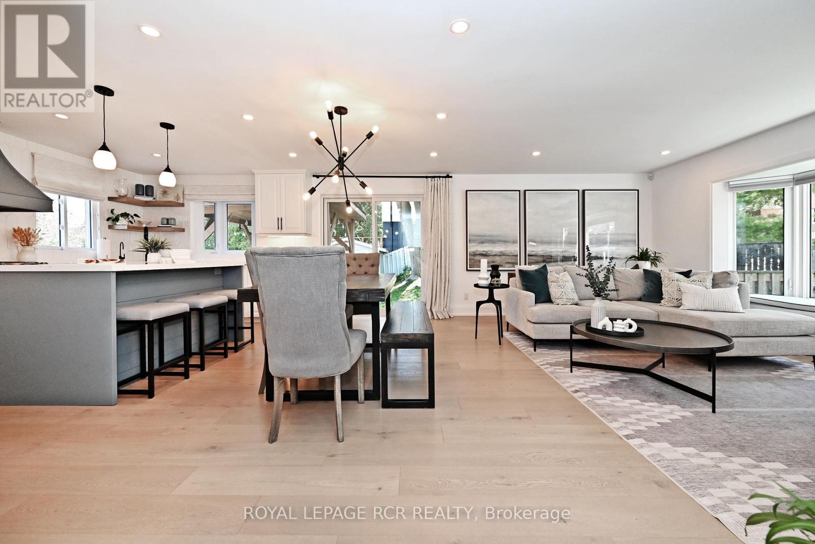 Photo 9 of 91 Spruce Street, Aurora ON