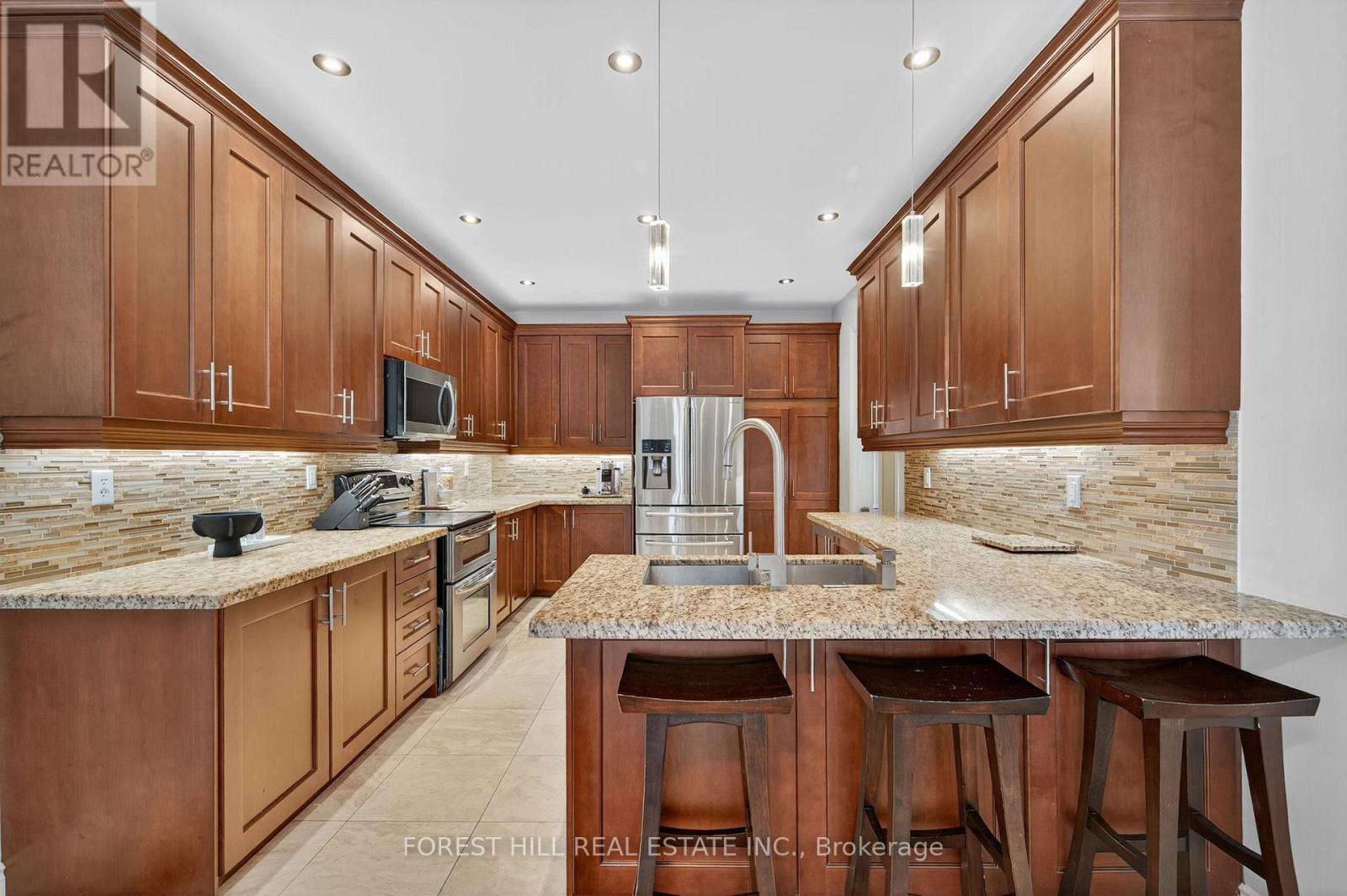 Photo 12 of 271 Autumn Hill Boulevard, Vaughan ON