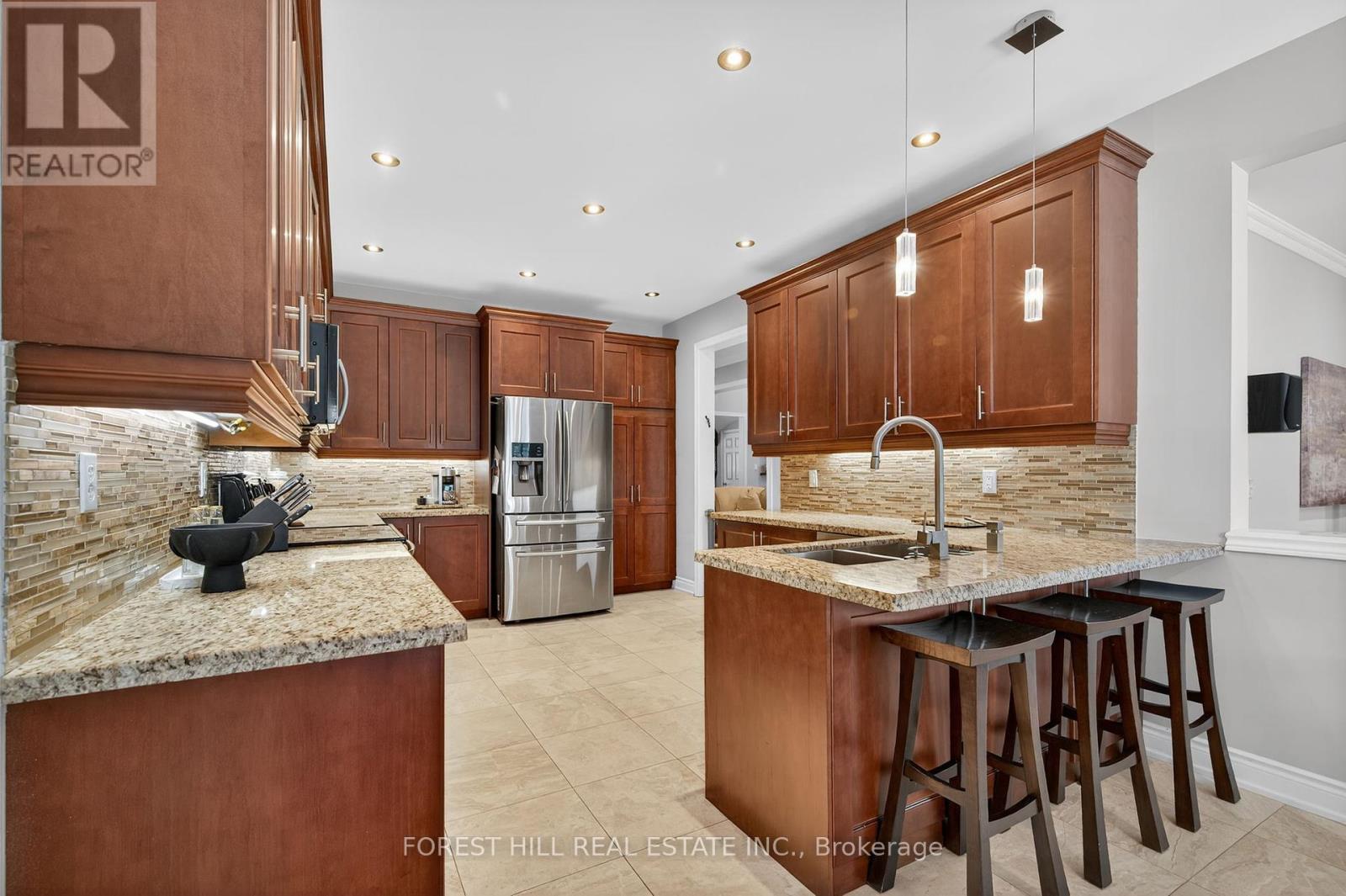 Photo 14 of 271 Autumn Hill Boulevard, Vaughan ON