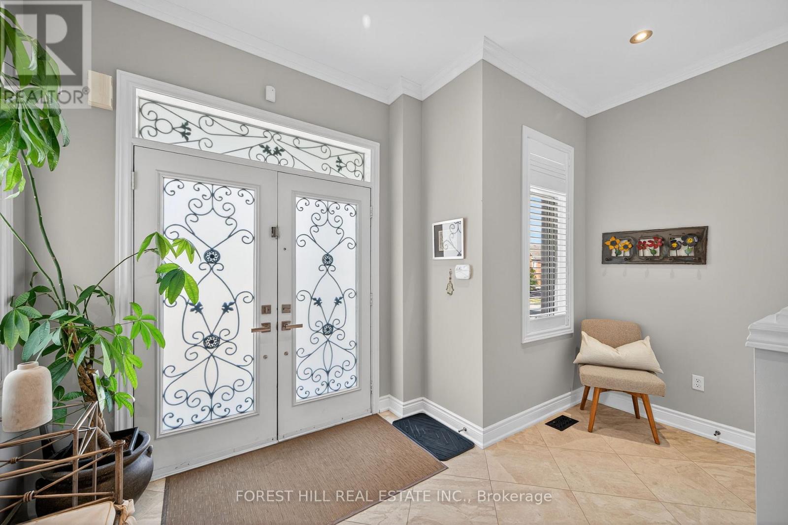 Photo 2 of 271 Autumn Hill Boulevard, Vaughan ON