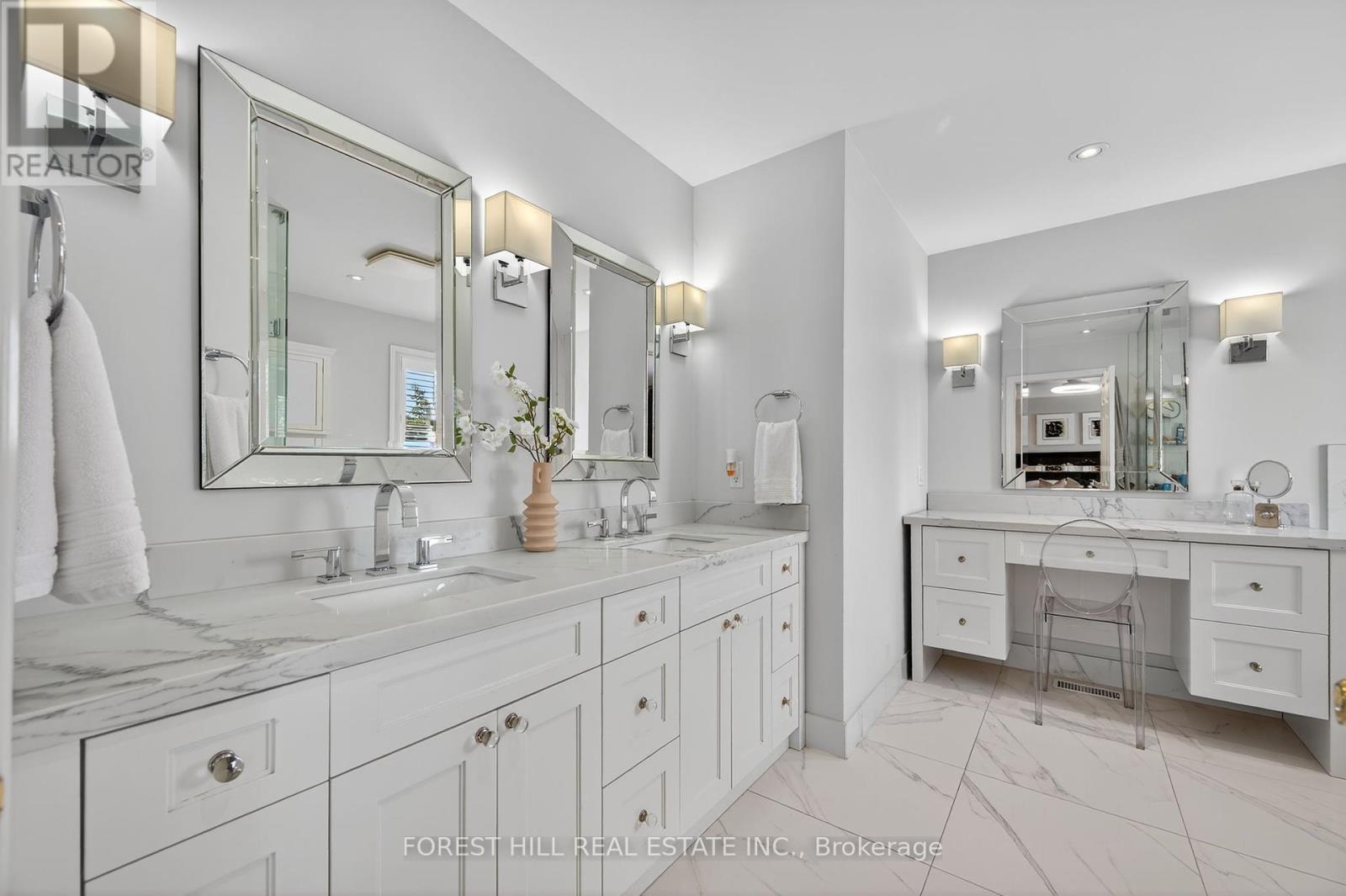 Photo 23 of 271 Autumn Hill Boulevard, Vaughan ON