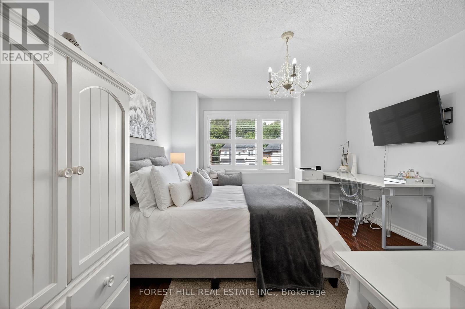 Photo 35 of 271 Autumn Hill Boulevard, Vaughan ON