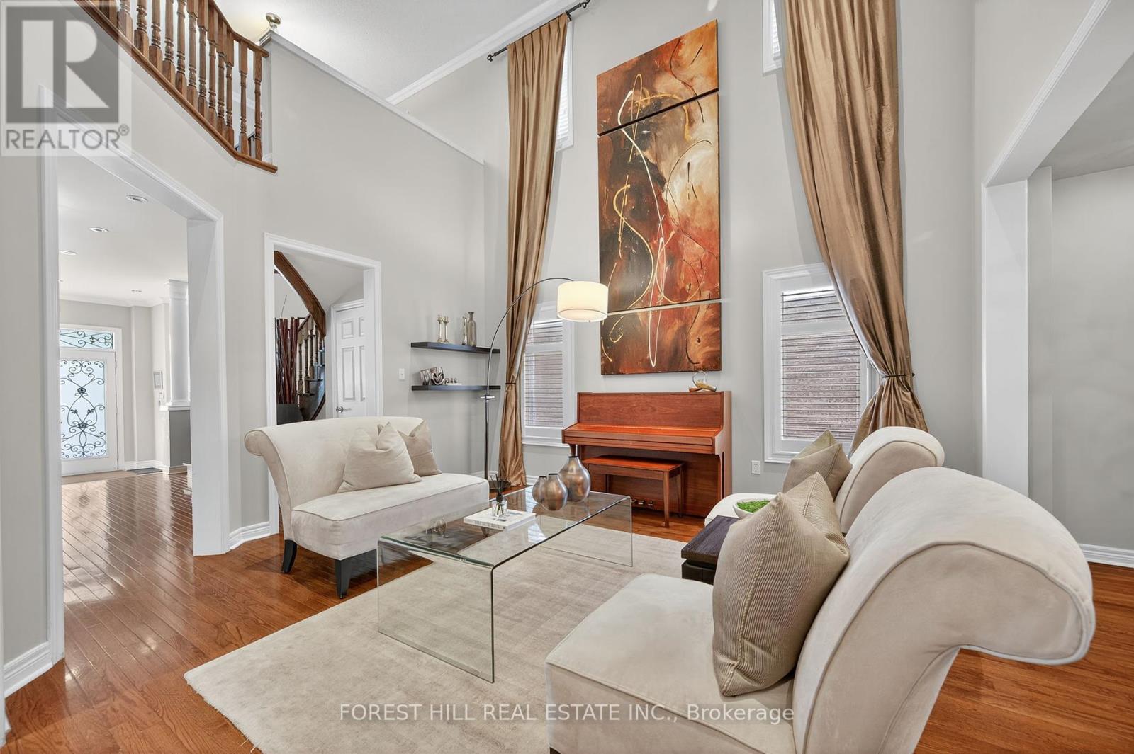 Photo 4 of 271 Autumn Hill Boulevard, Vaughan ON