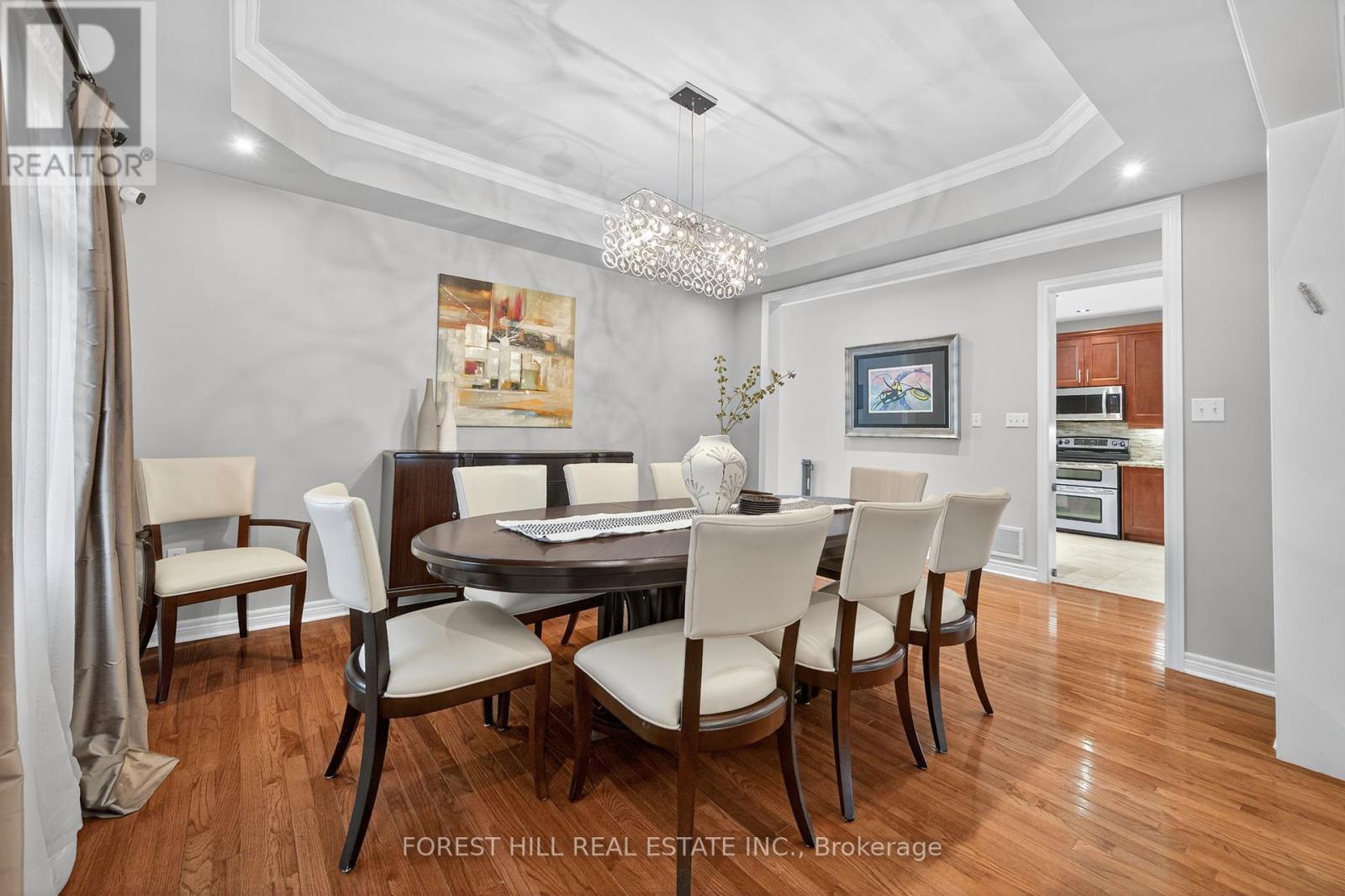 Photo 6 of 271 Autumn Hill Boulevard, Vaughan ON