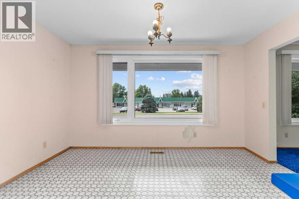 Photo 7 of 1212 Lake Sylvan Drive Se, Calgary AB