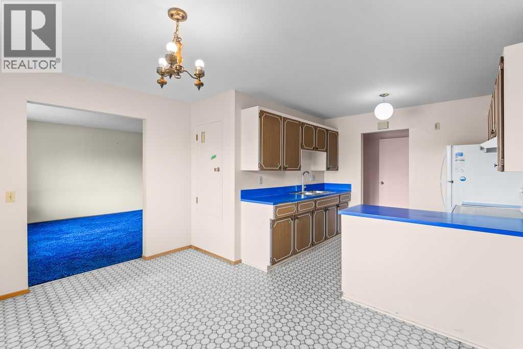 Photo 9 of 1212 Lake Sylvan Drive Se, Calgary AB
