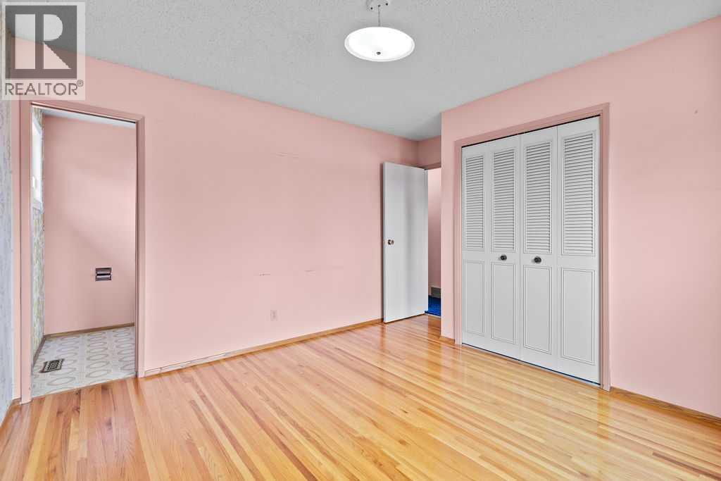 Photo 19 of 1212 Lake Sylvan Drive Se, Calgary AB
