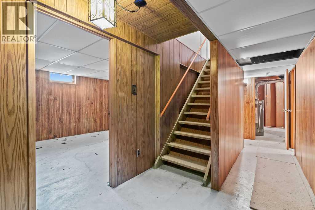 Photo 23 of 1212 Lake Sylvan Drive Se, Calgary AB