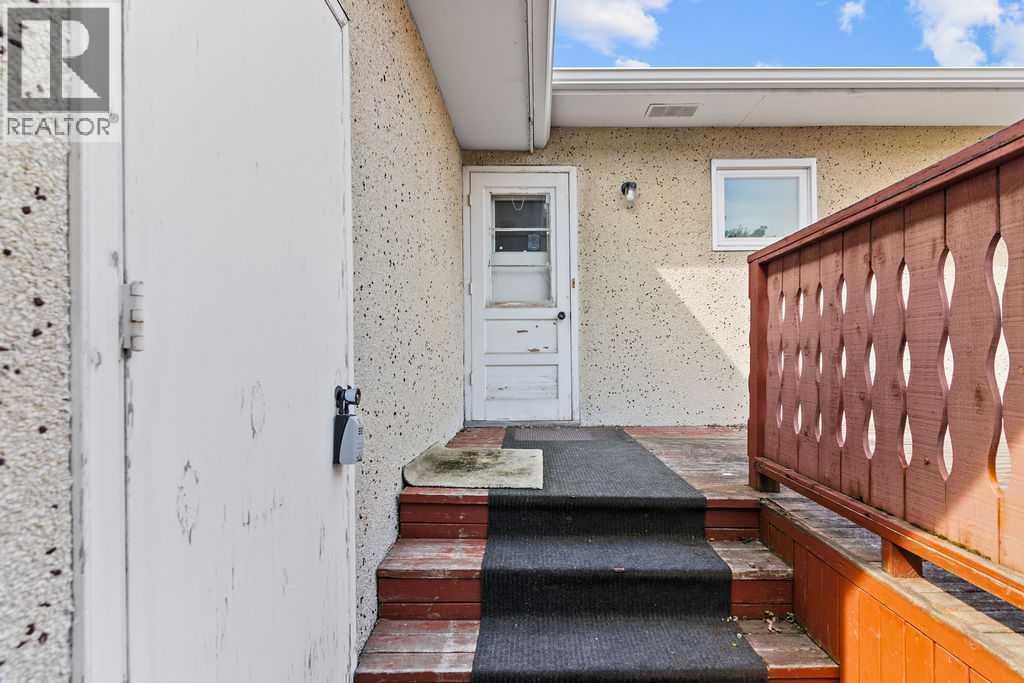 Photo 31 of 1212 Lake Sylvan Drive Se, Calgary AB