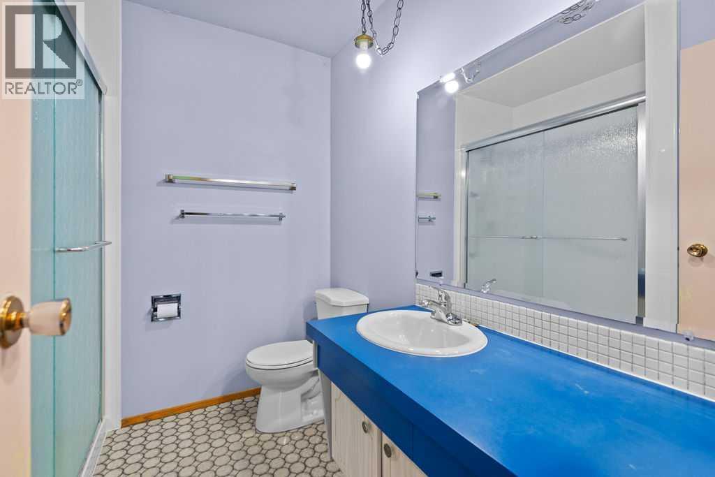 Photo 16 of 1212 Lake Sylvan Drive Se, Calgary AB