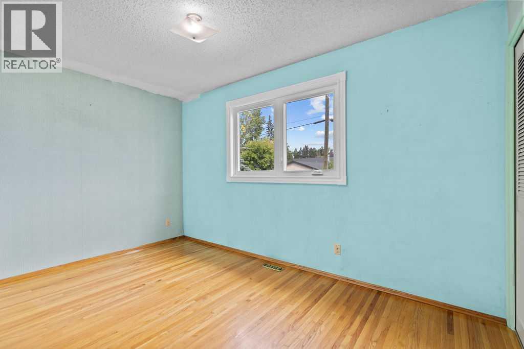 Photo 21 of 1212 Lake Sylvan Drive Se, Calgary AB
