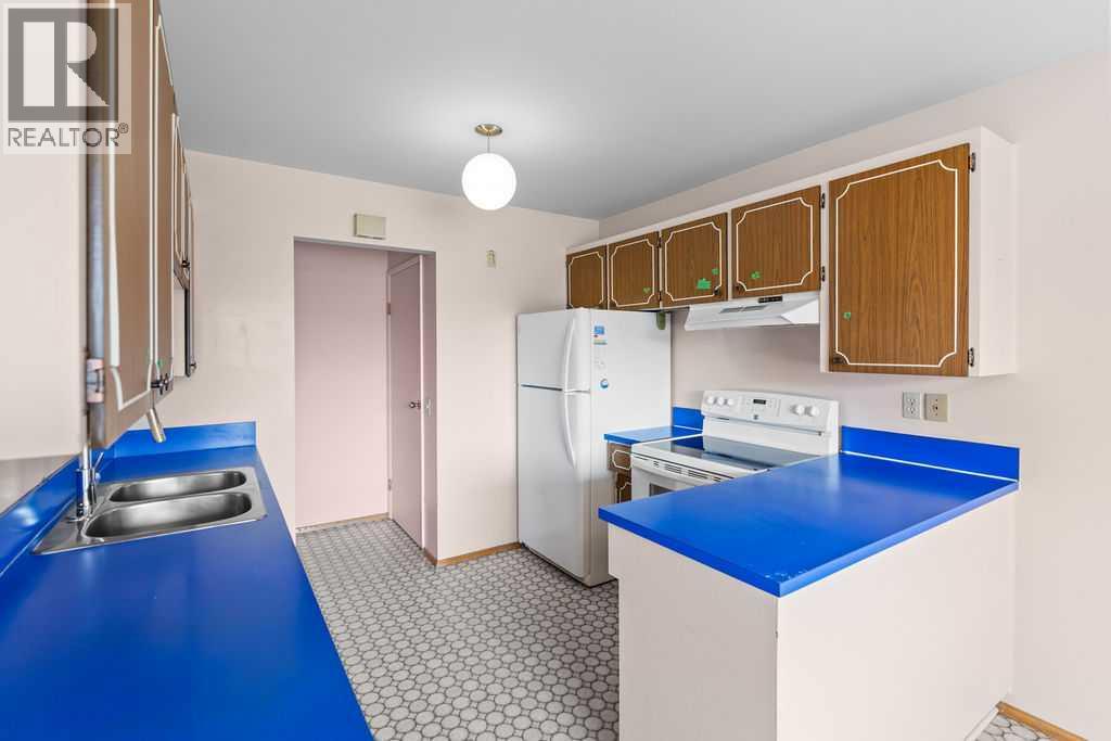 Photo 11 of 1212 Lake Sylvan Drive Se, Calgary AB