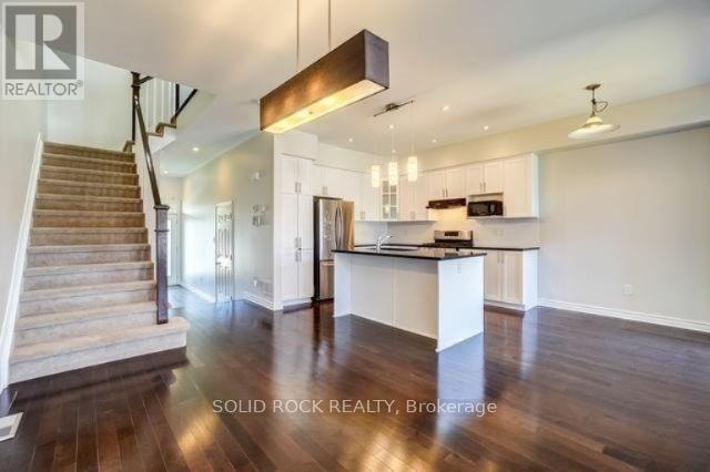 Photo 10 of 604 Tennant Way, Ottawa ON