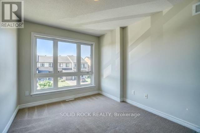 Photo 11 of 604 Tennant Way, Ottawa ON
