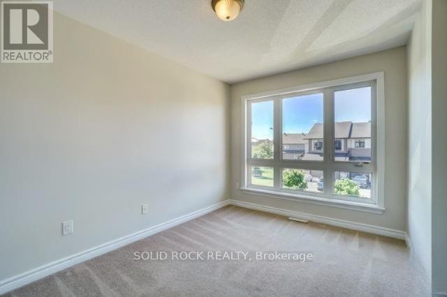 Photo 12 of 604 Tennant Way, Ottawa ON