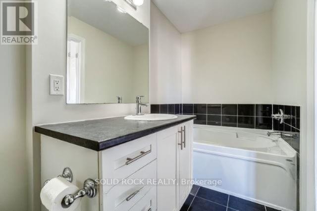 Photo 16 of 604 Tennant Way, Ottawa ON