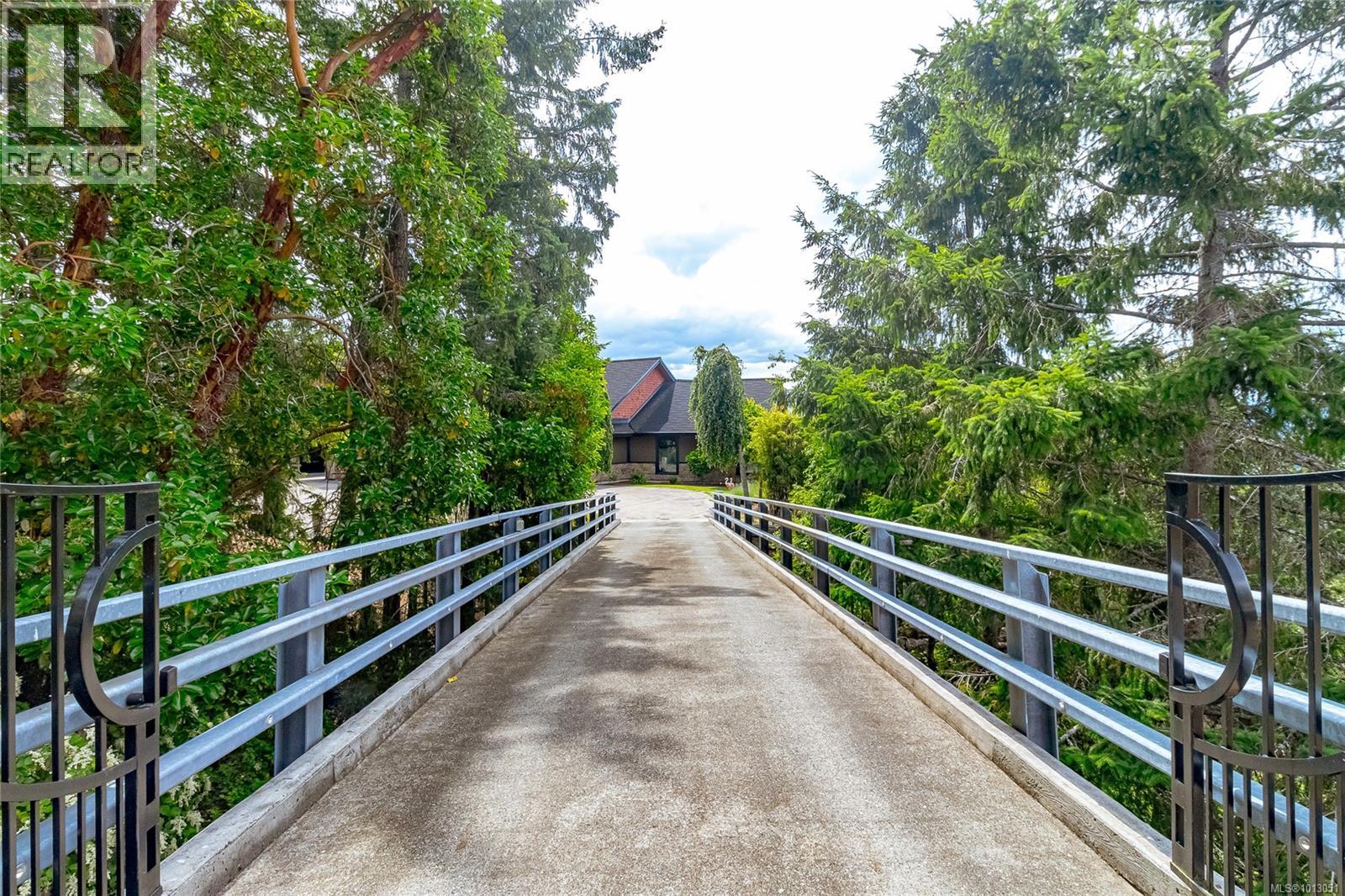 Photo 9 of 1 6222 Lower Chippewa Rd, Duncan BC